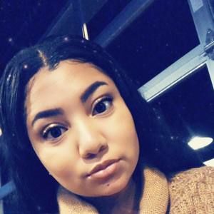 Meet your Posher, Lacey